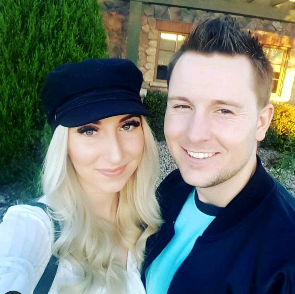 Meet your Poshers Everett & Shae!